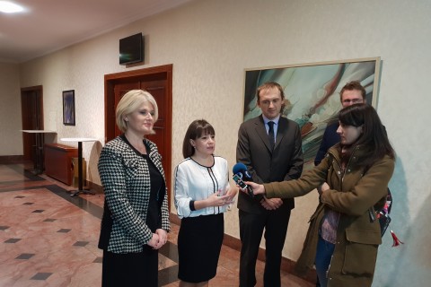 Minister of Labour and Social Policy, Mila Carovska (in the middle), Biljana Jovanovska, Director of PES and Nand Shani, Team Leader of the ESAP project giving statement to the media, Skopje, 26 November 2018 (Photo: RCC ESAP/Sanda Topic) 