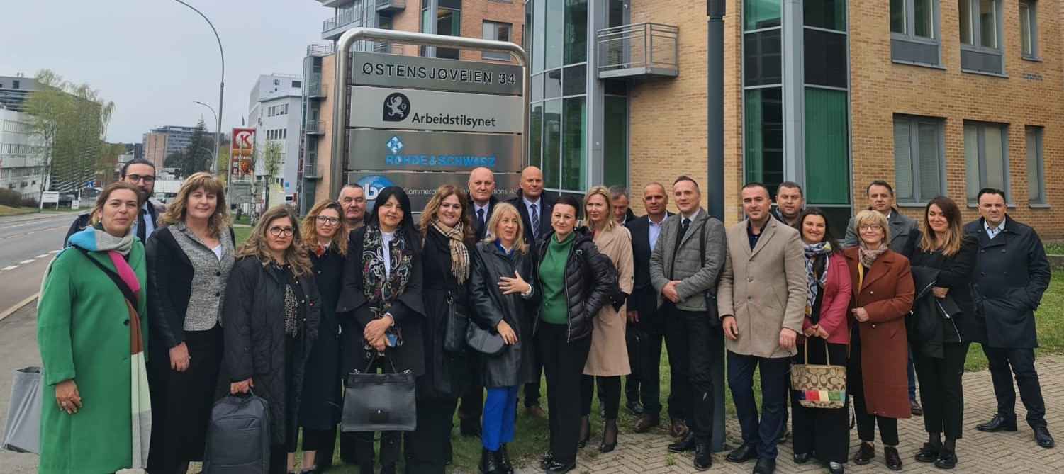 RCC ESAP 2: Participants of the Study Visit to Norway from the Western Balkans in Front of Norwegian Labour Inspectorate (Photo: RCC ESAP 2) 