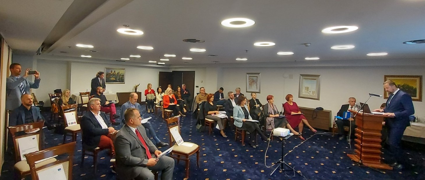 Director of Labour and Employment Agency of Bosnia and Herzegovina, Muamer Bandic, presenting key labour market challenges at a Conference dedicated to employment of foreign workers, in Sarajevo on 23 September 2022 (Photo: RCC ESAP 2)