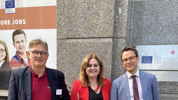 Amira Ramhorst, RCC ESAP 2 Team Leader (in the middle) with Bernd Wild (left) and Kamil Valica (right) from European Commissions Directorate General Employment, Social Affairs & Inclusion during the visit to Brussels on 3 June 2022 (Photo: RCC ESAP 2)