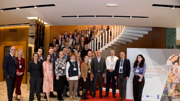 Family photo of the participants on day 2 of the Western Balkans Human Capital Days event (Photo: RCC ESAP 3/Henri Koçi)