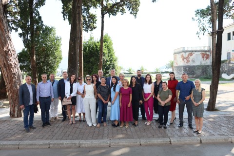 Regional Workshop on Western Balkans Labour Market Policy and Roadmaps - Alignment with EU - Family photo (Photo: RCC/Henri Koçi)